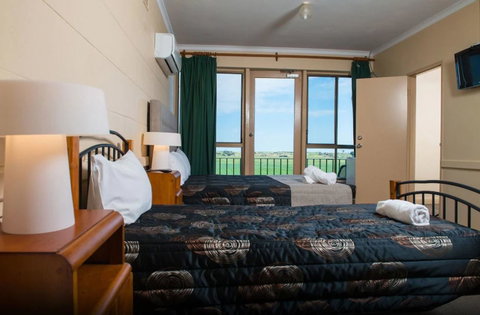 Tailem Bend Riverside Hotel - Accommodation Main Beach 1
