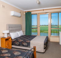 Tailem Bend Riverside Hotel - Accommodation Main Beach