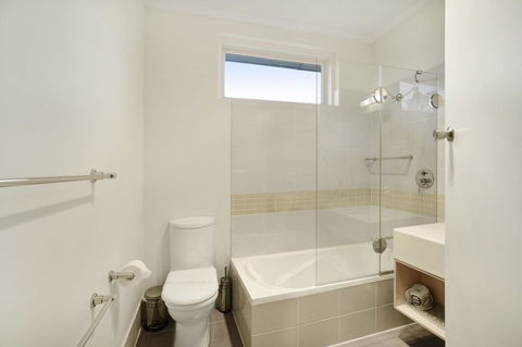 Adelaide Road Motor Lodge - Accommodation Main Beach 11