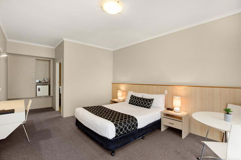 Adelaide Road Motor Lodge - Accommodation Main Beach 32