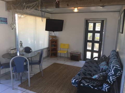 SHAKIN' SHACK - Accommodation Main Beach 14