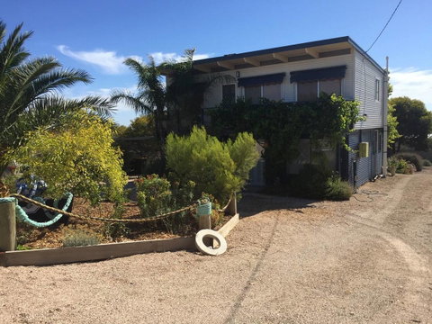 SHAKIN' SHACK - Accommodation Main Beach 20