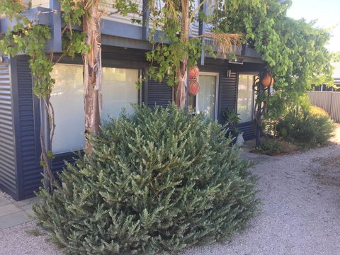 SHAKIN' SHACK - Accommodation Main Beach 18