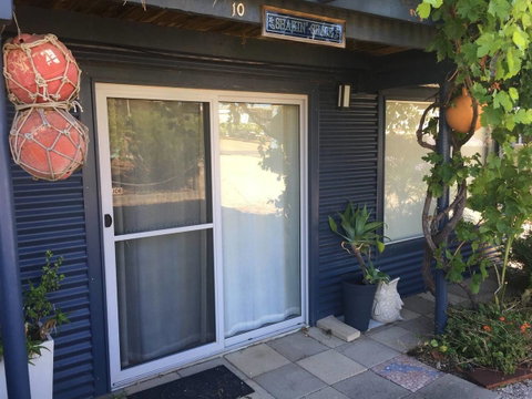 SHAKIN' SHACK - Accommodation Main Beach 19