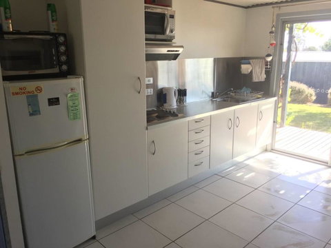 SHAKIN' SHACK - Accommodation Main Beach 6