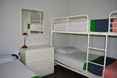 Beachview - Accommodation Main Beach 20