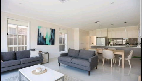Belford Luxury * New * Clean * Cafes * Near CBD - Accommodation Main Beach 1