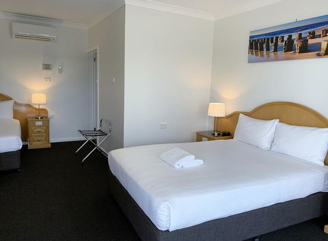 Hilton Beachfront Motel - Accommodation Main Beach 2