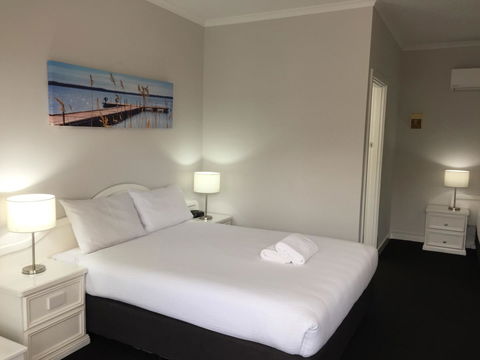 Hilton Beachfront Motel - Accommodation Main Beach 5