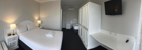 Hilton Beachfront Motel - Accommodation Main Beach 39