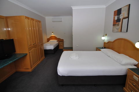 Hilton Beachfront Motel - Accommodation Main Beach 36
