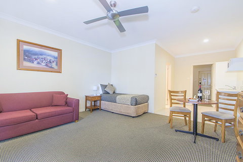 Clare Country Club - Accommodation Main Beach 10