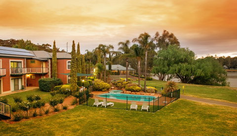 Clare Country Club - Accommodation Main Beach 0