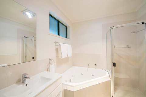 Clare Country Club - Accommodation Main Beach 19