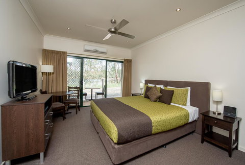 Clare Country Club - Accommodation Main Beach 25