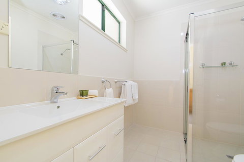 Clare Country Club - Accommodation Main Beach 9