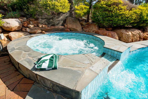 Clare Country Club - Accommodation Main Beach 5