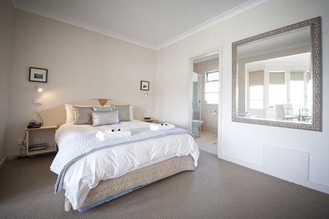 The Bluff Resort Apartments - Accommodation Main Beach 42