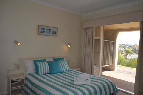The Bluff Resort Apartments - Accommodation Main Beach 30