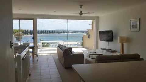 The Bluff Resort Apartments - Accommodation Main Beach 16