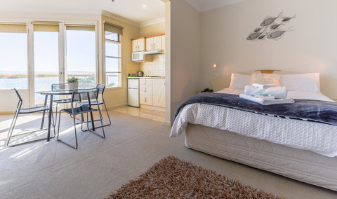 The Bluff Resort Apartments - Accommodation Main Beach 10