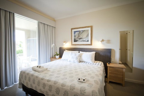 The Bluff Resort Apartments - Accommodation Main Beach 36