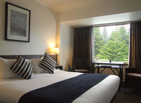Nightcap At Hotel Victor - Accommodation Main Beach 14
