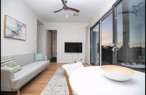Wisteria Apartments - Accommodation Main Beach 2