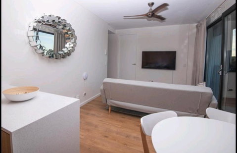 Wisteria Apartments - Accommodation Main Beach 1