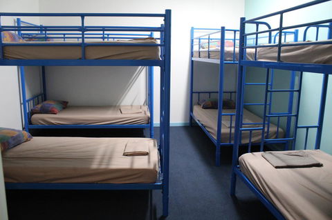 My Place & Adelaide Backpackers Hostel - Accommodation Main Beach 18