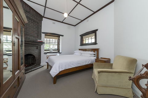 White Rocks Barossa - Accommodation Main Beach 3