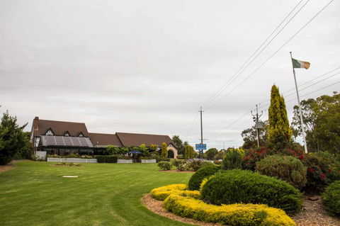 Mick O\'Sheas - Accommodation Main Beach 35