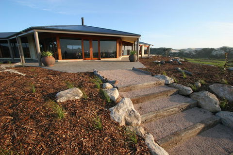 Almonta Park Lodge - Accommodation Main Beach 2