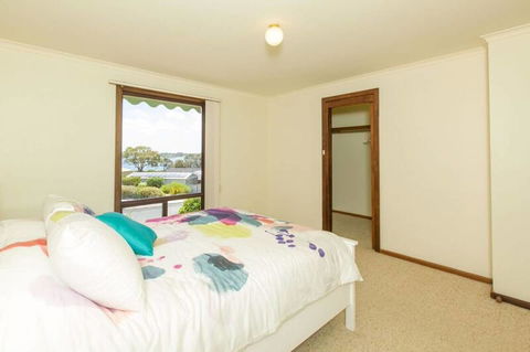 Bimbadeen - Accommodation Main Beach 5