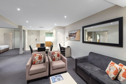 Apartments @ 16 Holdfast - Accommodation Main Beach 8