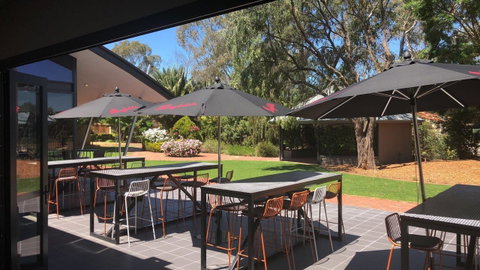 Barossa Weintal Hotel - Accommodation Main Beach 28