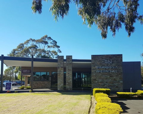 Barossa Weintal Hotel - Accommodation Main Beach 2