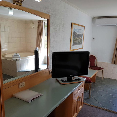 Barossa Weintal Hotel - Accommodation Main Beach 10