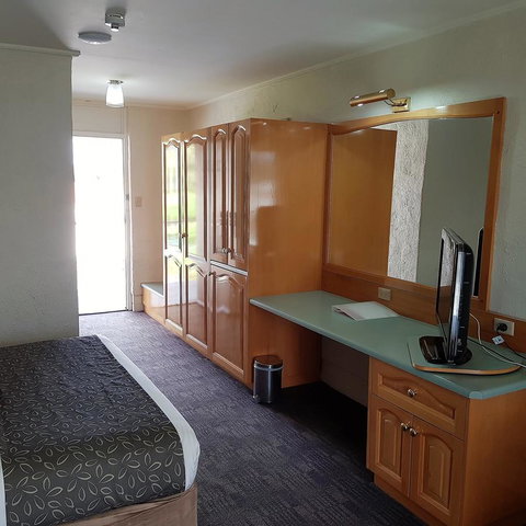 Barossa Weintal Hotel - Accommodation Main Beach 15