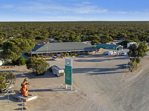 Border Village Roadhouse - Accommodation Main Beach 22