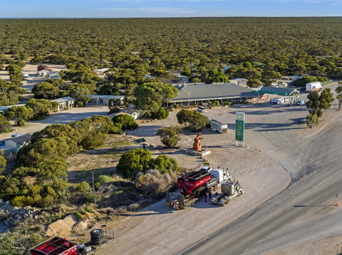 Border Village Roadhouse - Accommodation Main Beach 6