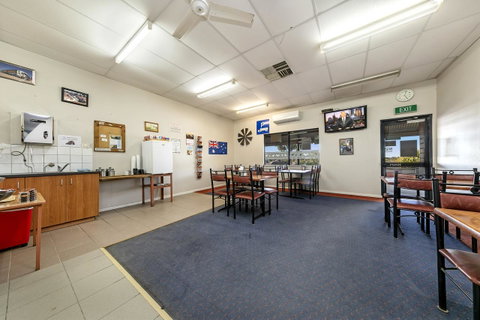Border Village Roadhouse - Accommodation Main Beach 12