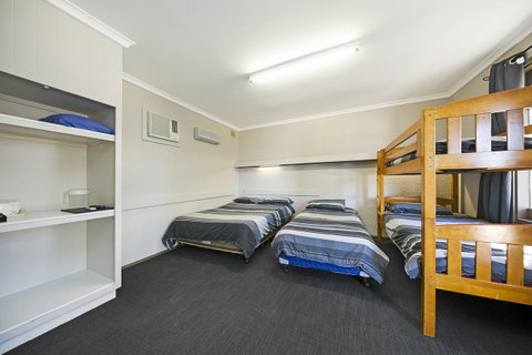 Border Village Roadhouse - Accommodation Main Beach 41