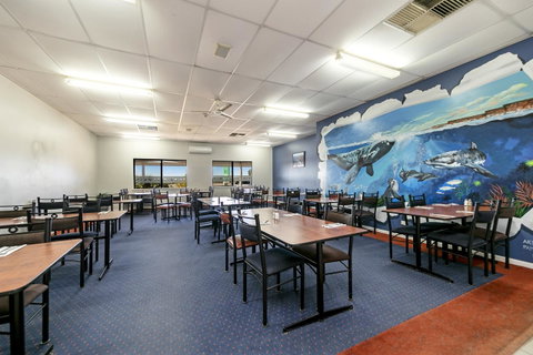 Border Village Roadhouse - Accommodation Main Beach 7