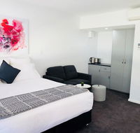 The Avenue Inn - Accommodation Main Beach