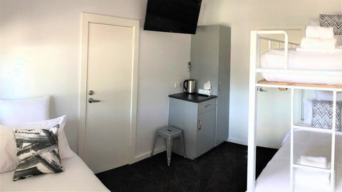 The Avenue Inn - Accommodation Main Beach 24