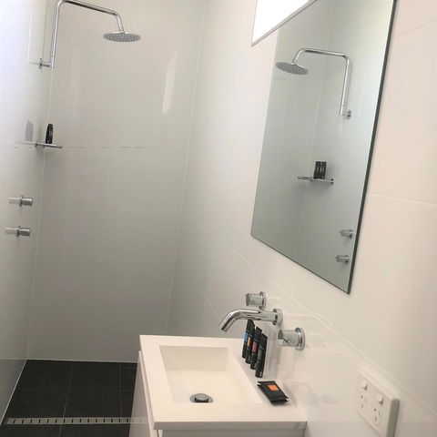 The Avenue Inn - Accommodation Main Beach 18