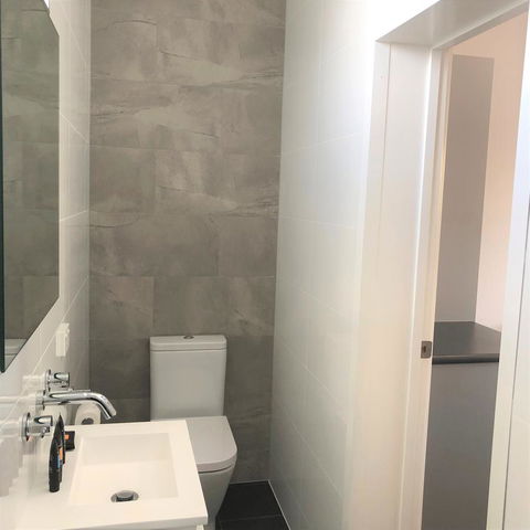 The Avenue Inn - Accommodation Main Beach 17