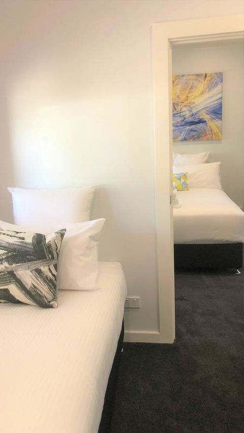 The Avenue Inn - Accommodation Main Beach 27