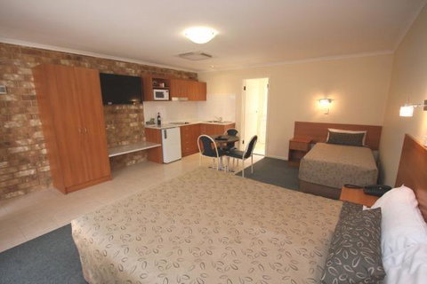 Clare Central - Accommodation Main Beach 39